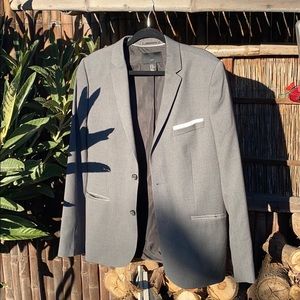 Men’s grey blazer
